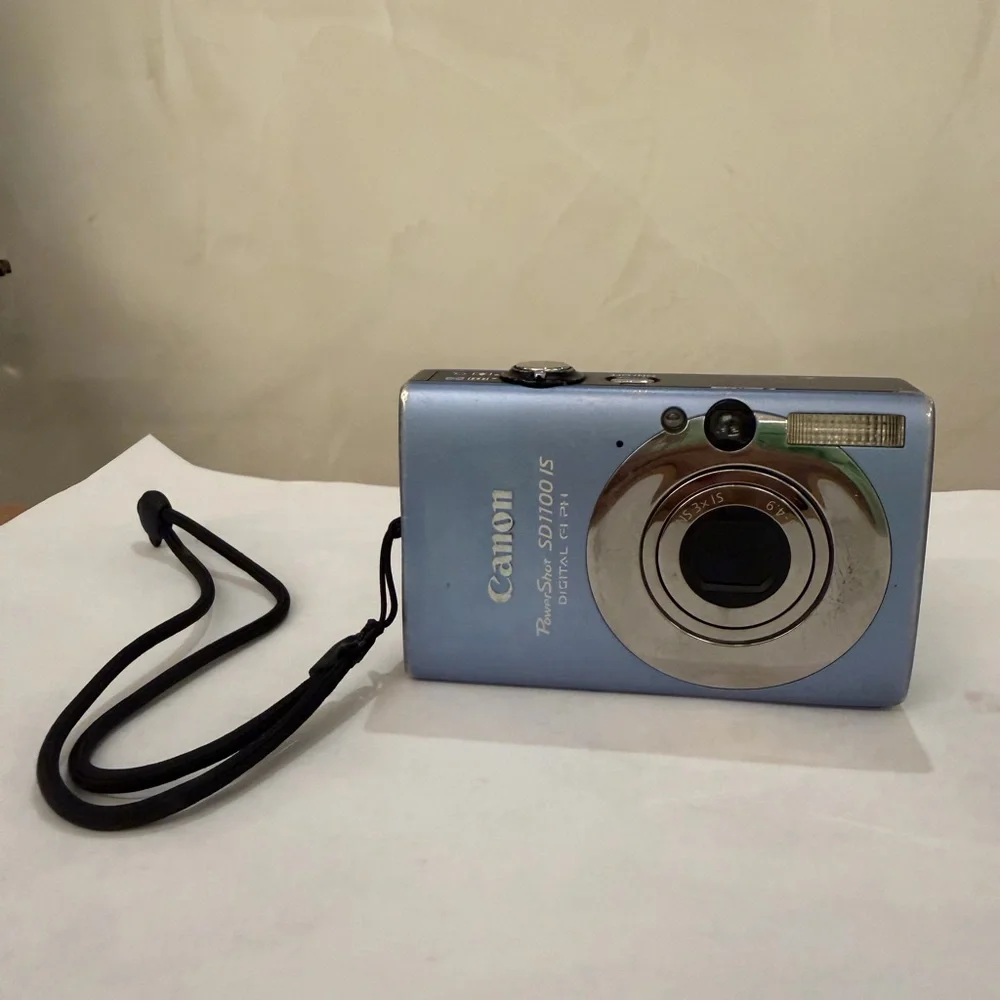 Canon PowerShot SD1100 IS Digital Camera - Blue